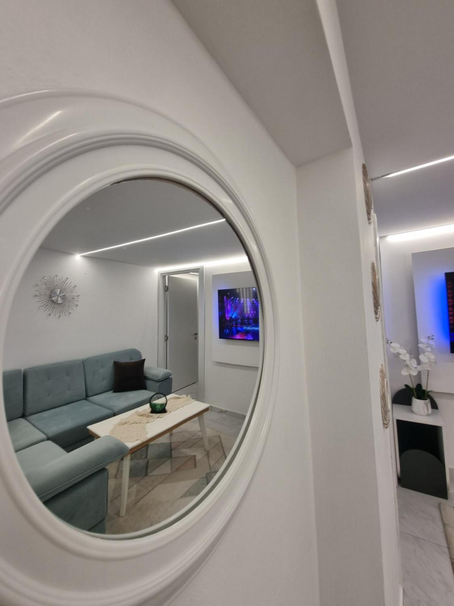 Mon Prive Apartment ティラナ 部屋 写真